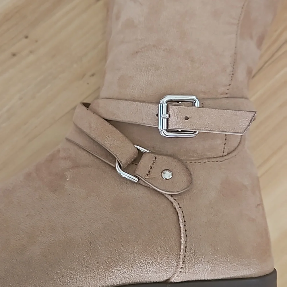 N/A flat beige
